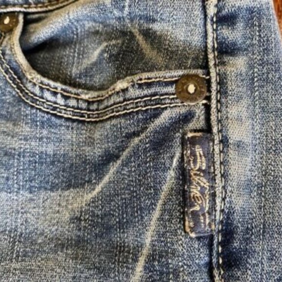 SILVER Suki DENIM Mid-rise BOOTCUT Stretch JEANS~ 27 (abt 2-4) med-wash * EUC - Picture 4 of 10
